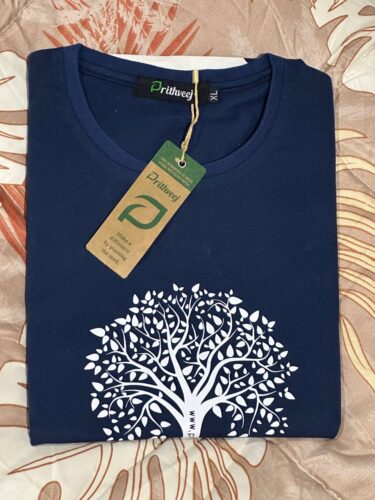 Navy blue Printed Round Neck T Shirt photo review